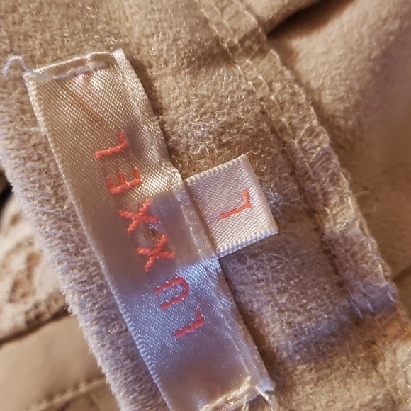 Shorts - Picture 3 of 3